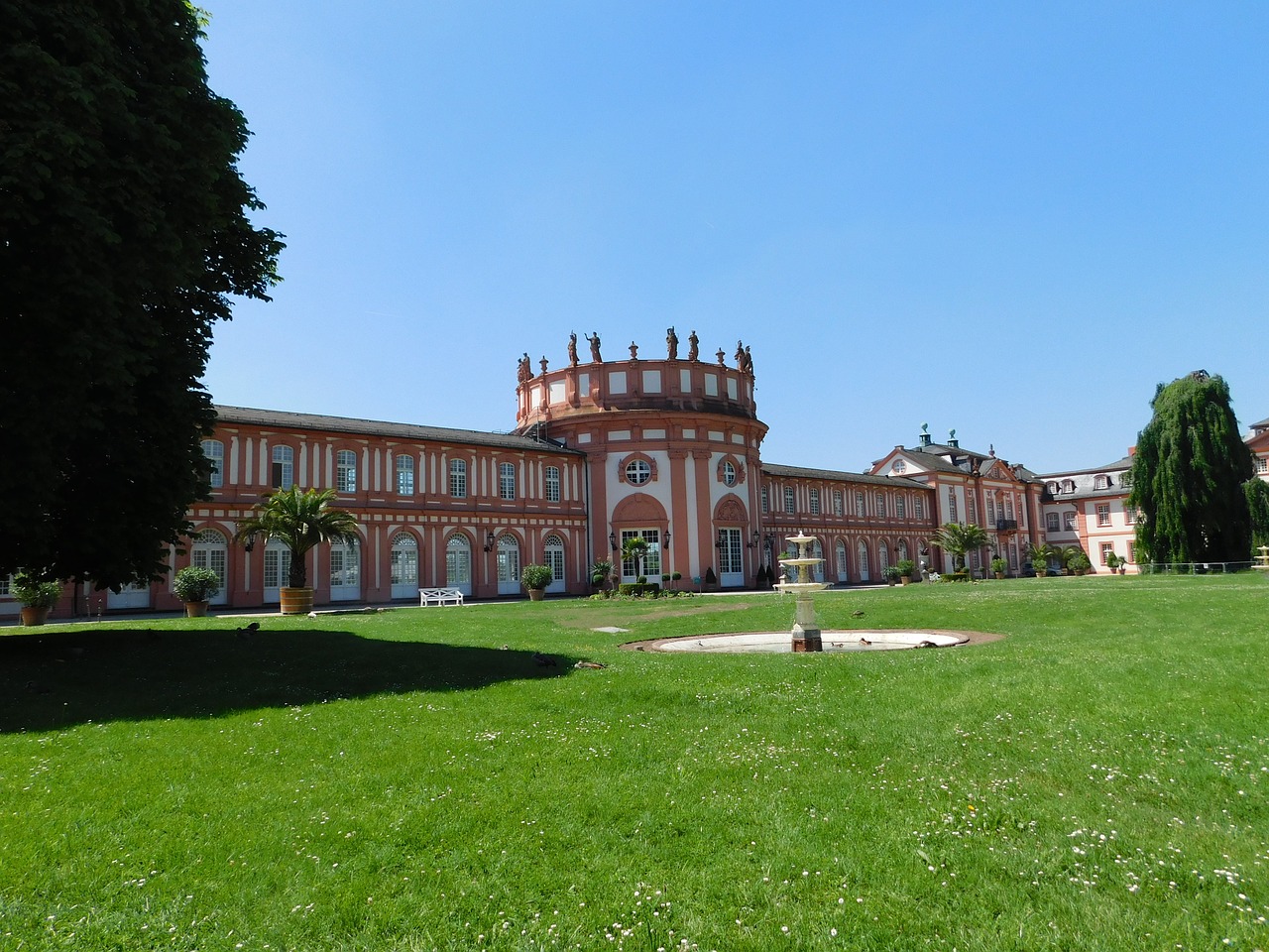 castle wiesbaden castle park free photo