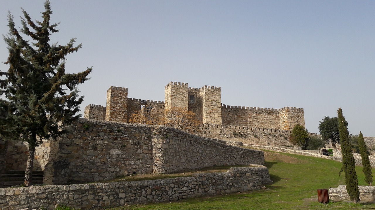 castle the walls architecture free photo