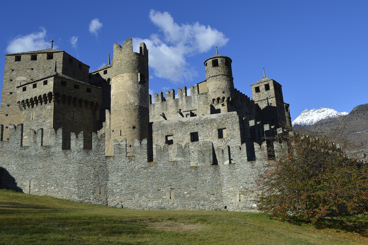 castle italy sky free photo