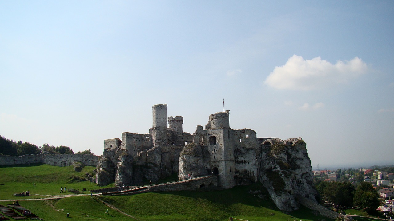 castle old castle ogrodzieniec free photo