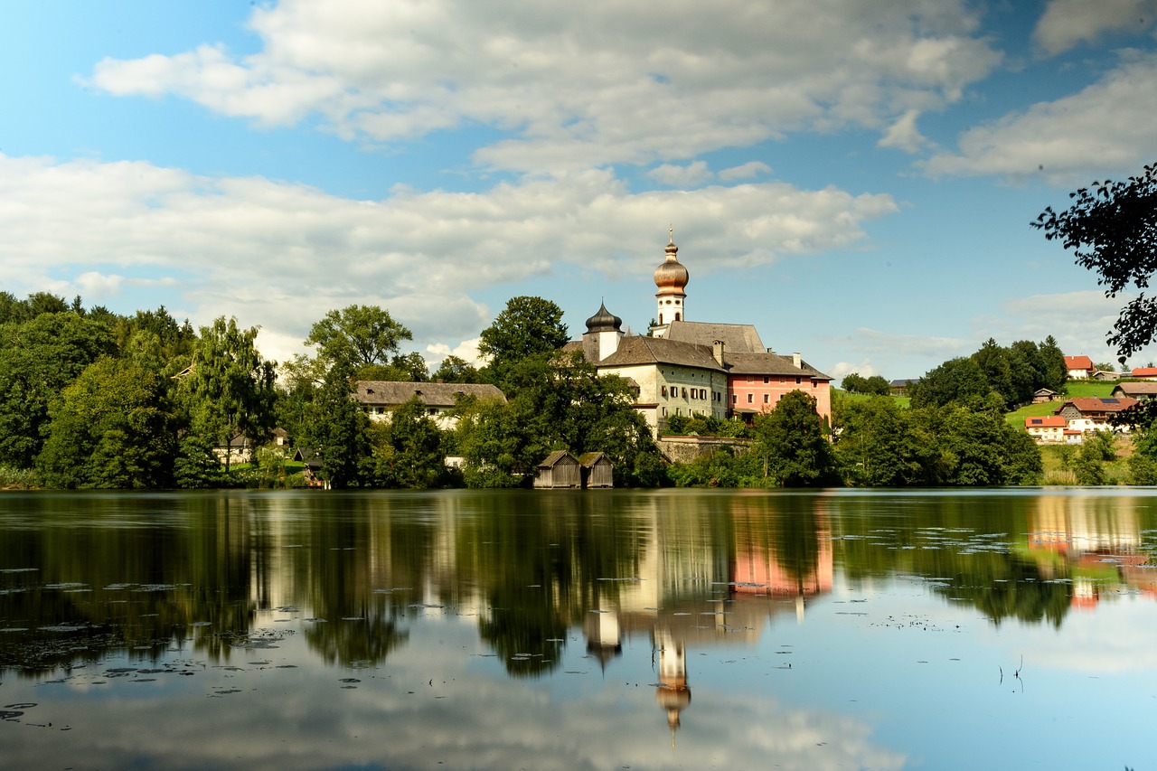 castle lake mirroring free photo