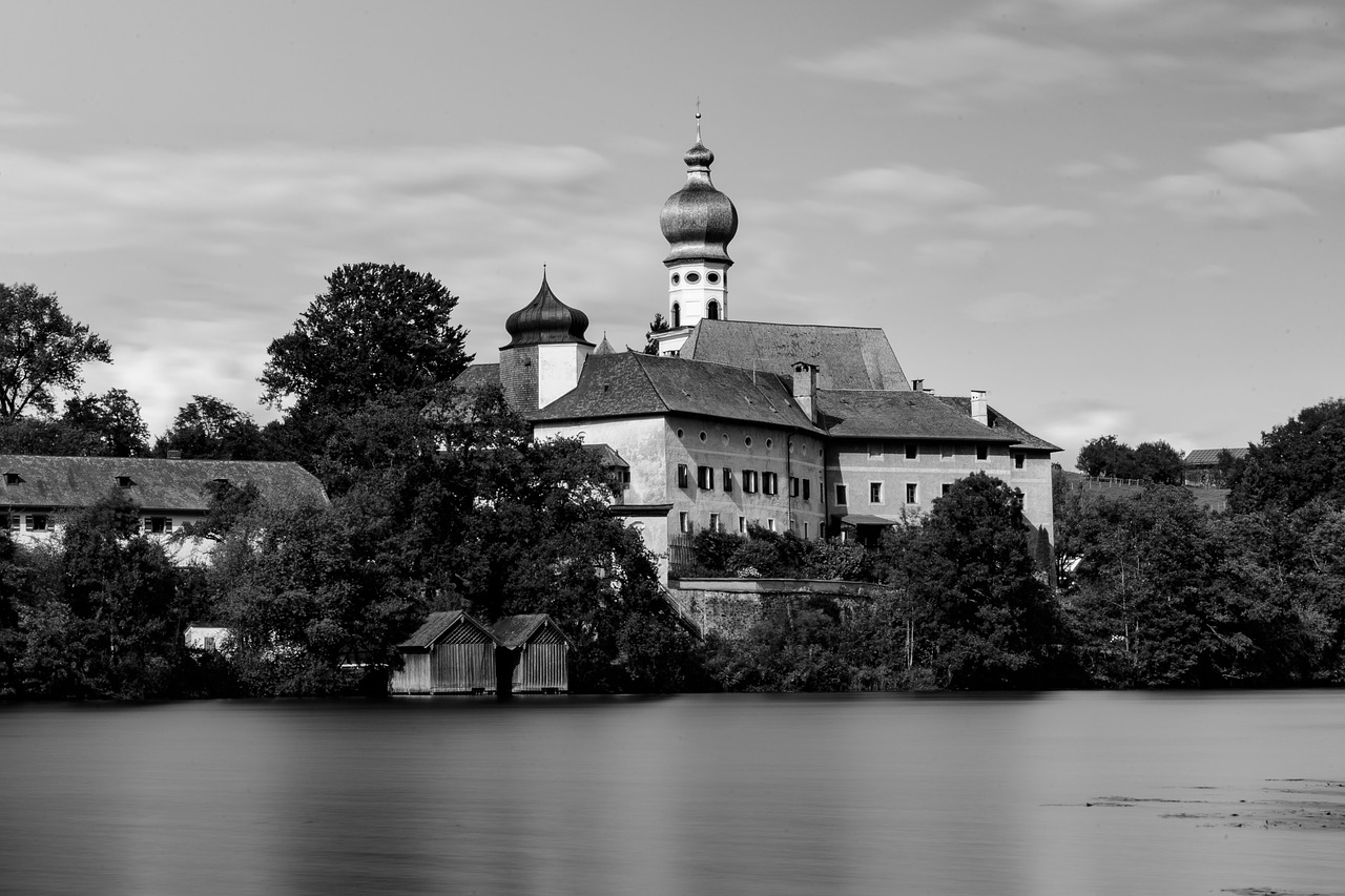 castle lake mirroring free photo