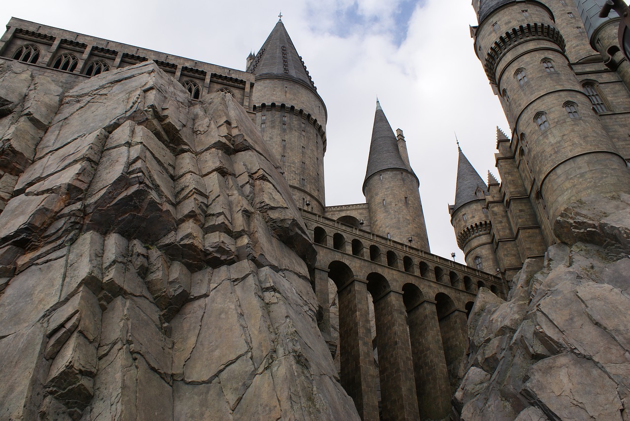 castle fantasy hogwarts free photo