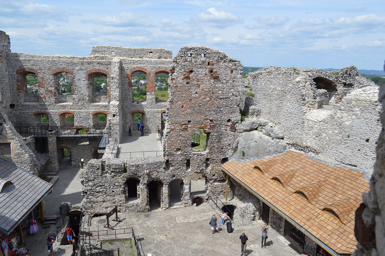 castle poland ogrodzieniec free photo