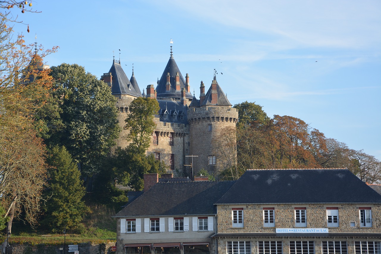 castle castle combourg tourist town free photo