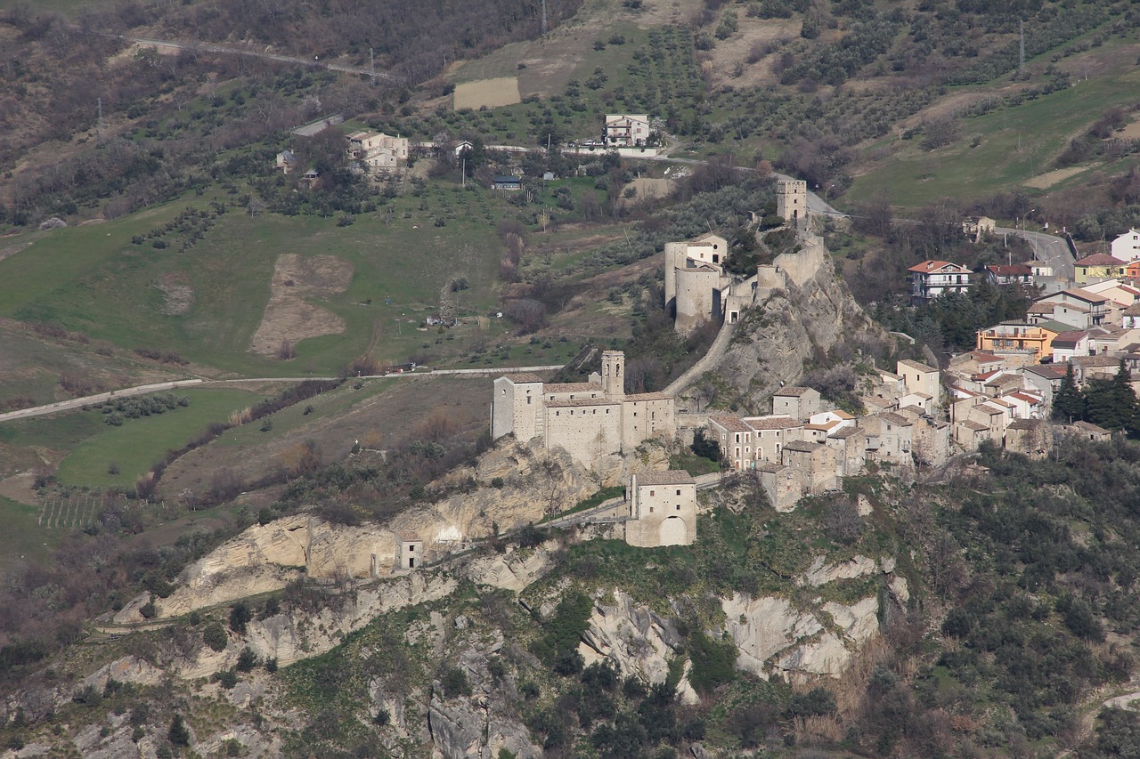 castle roccascalegna medieval free photo