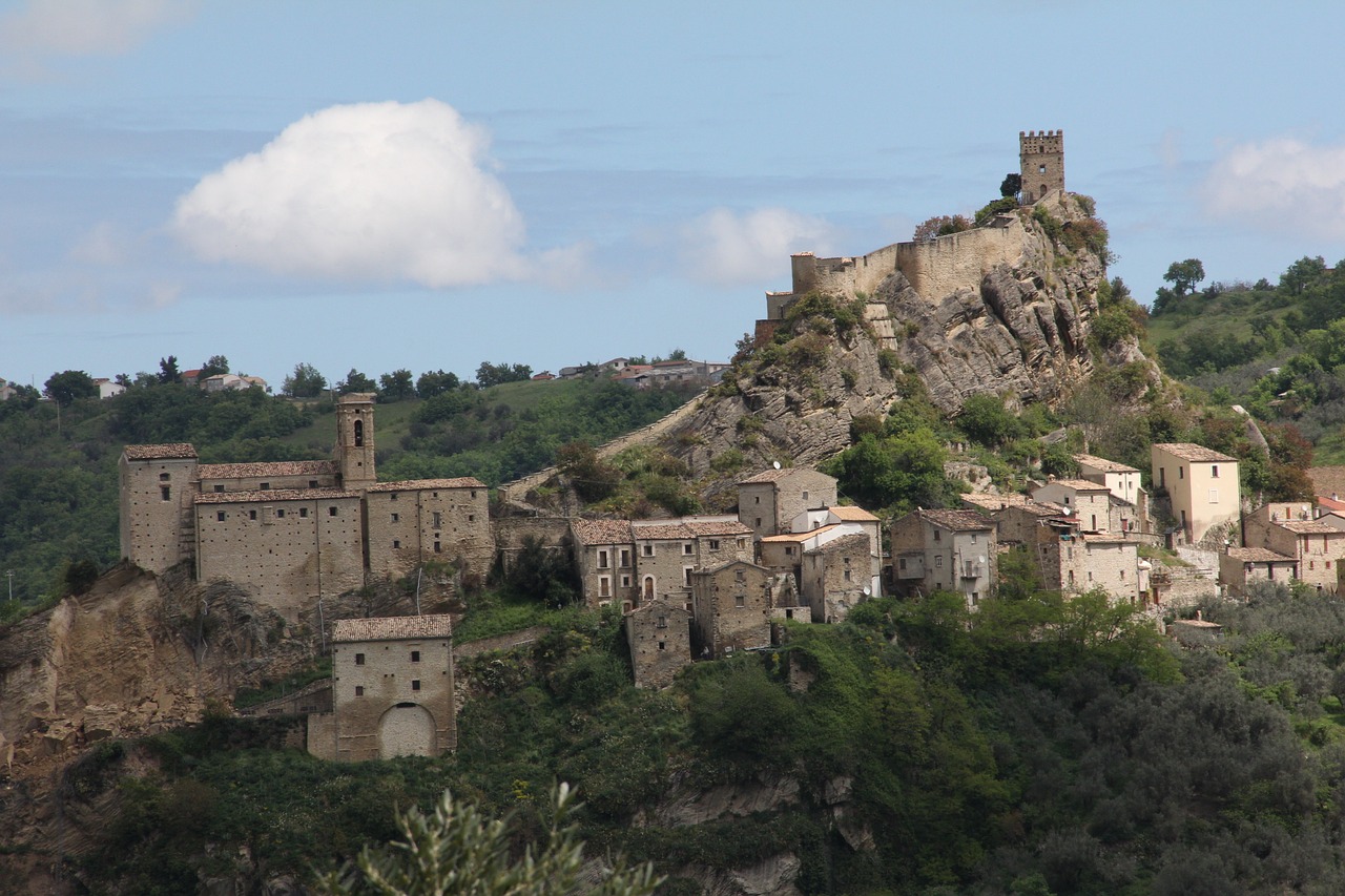 castle roccascalegna medieval free photo