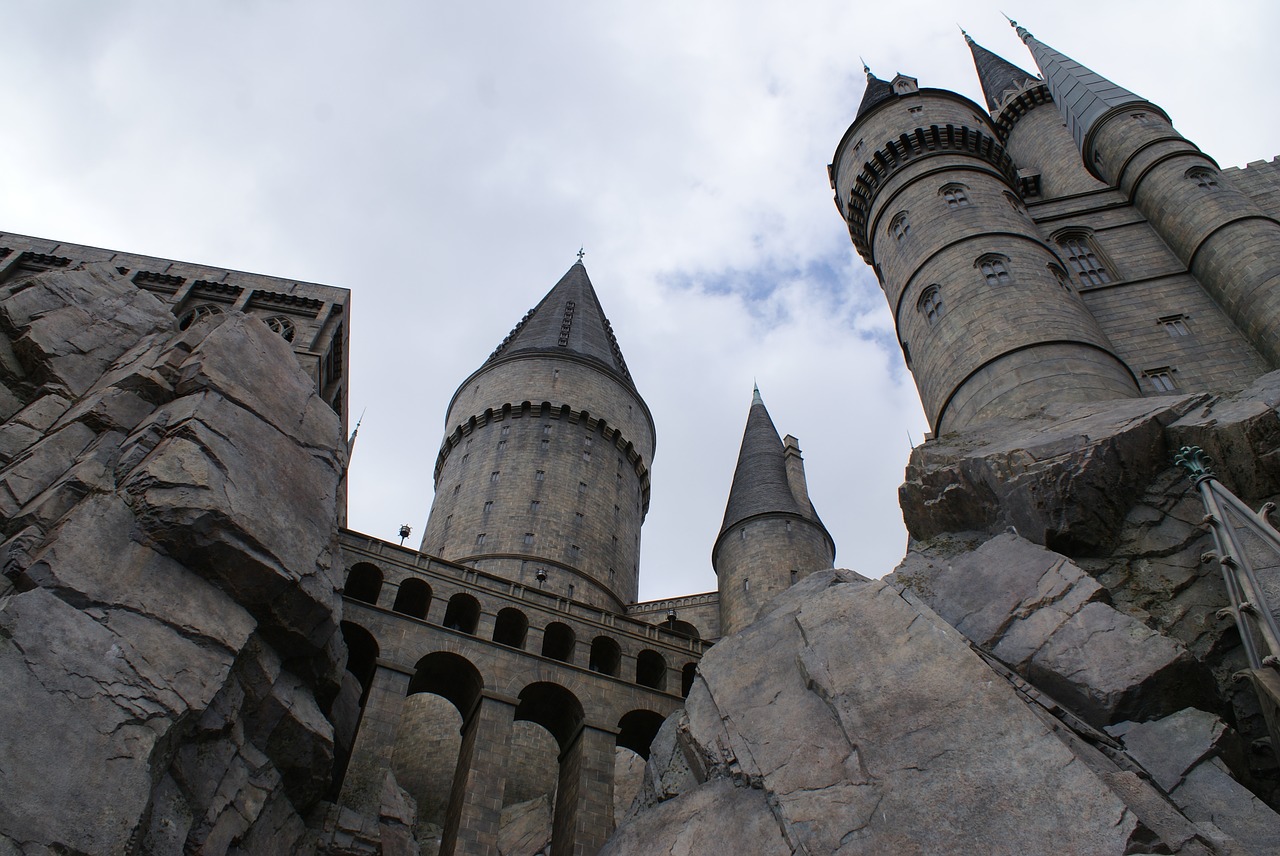 castle fantasy hogwarts free photo
