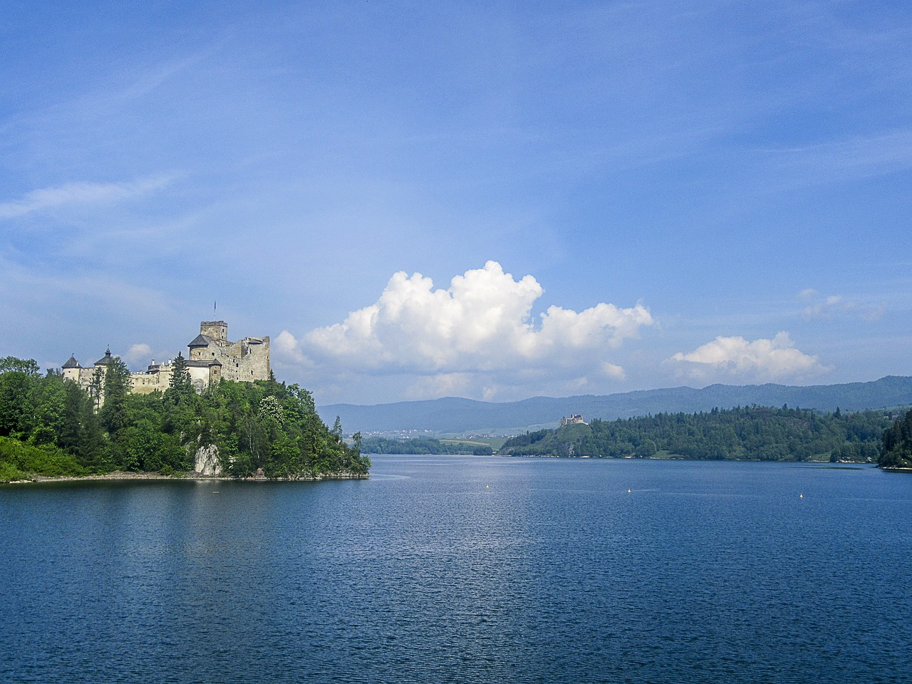 castle landscape water free photo