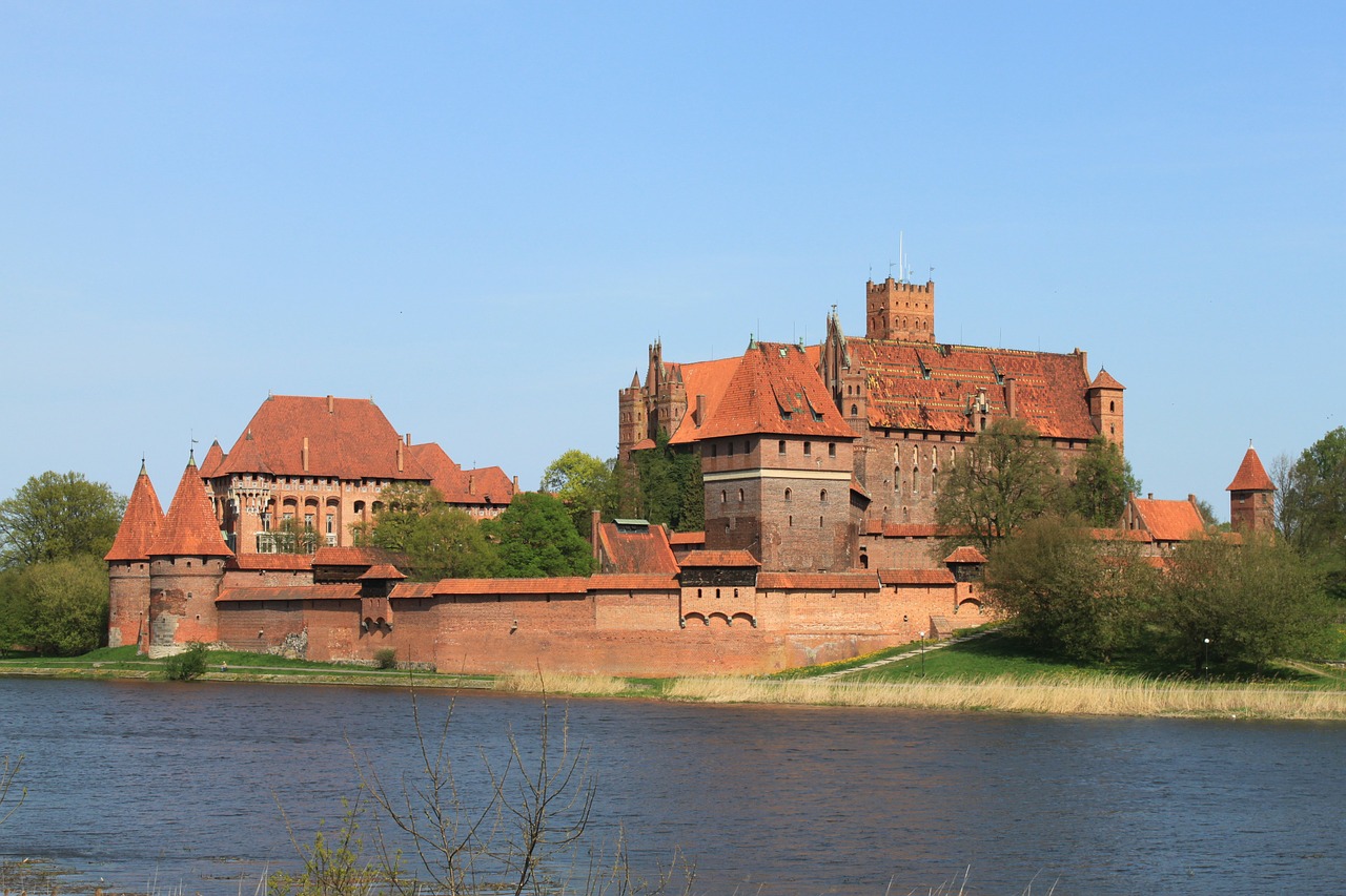 castle malbork poland free photo
