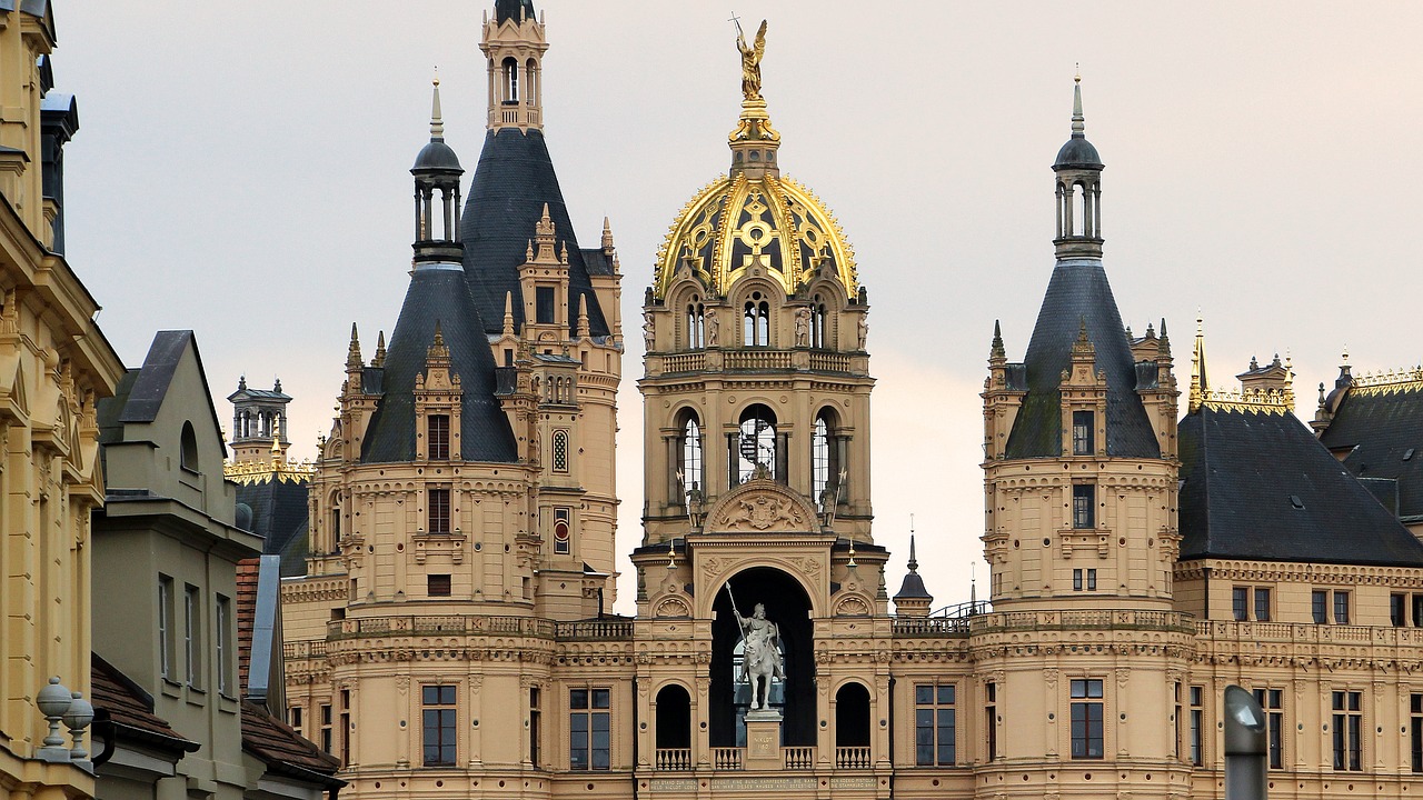 castle castle schwerin architecture free photo