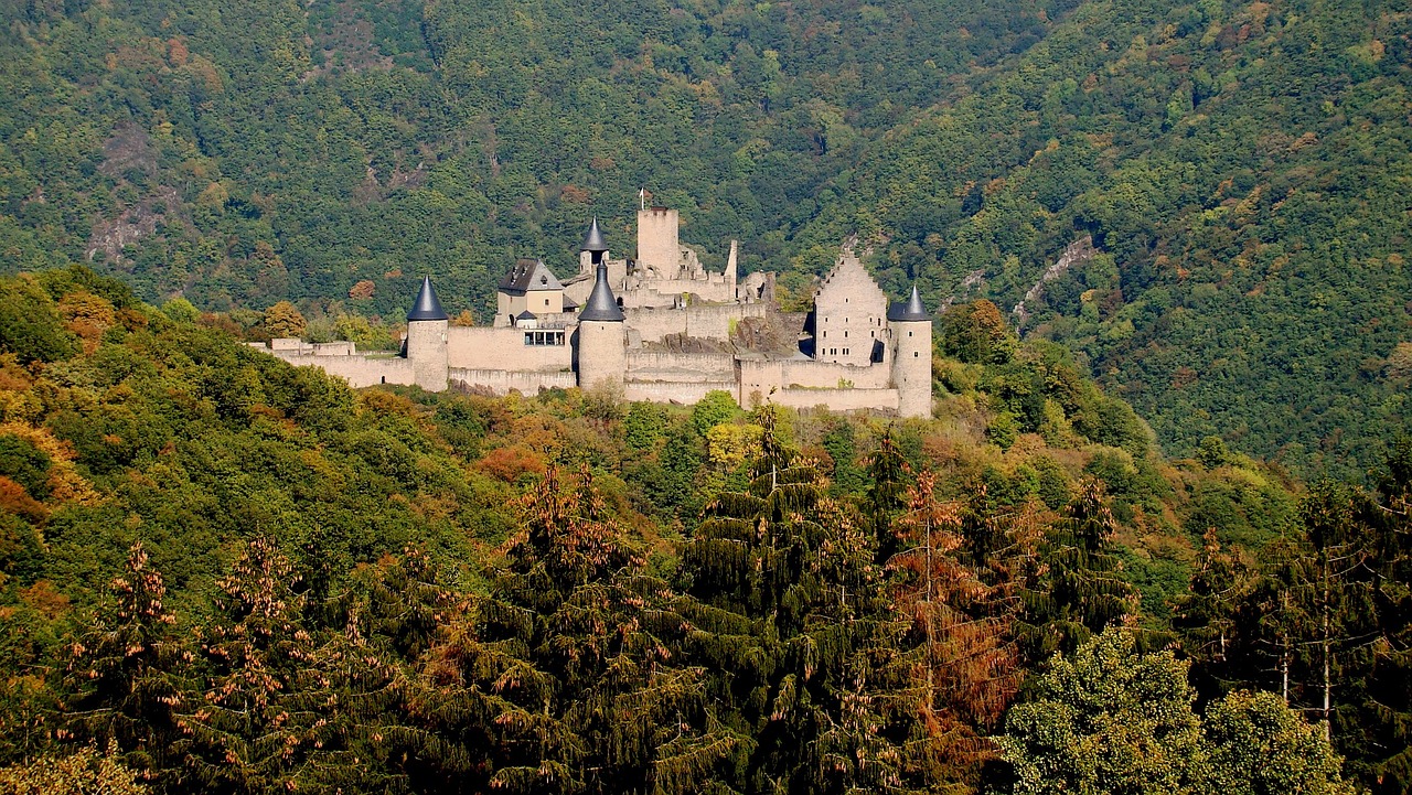 castle architecture nature free photo