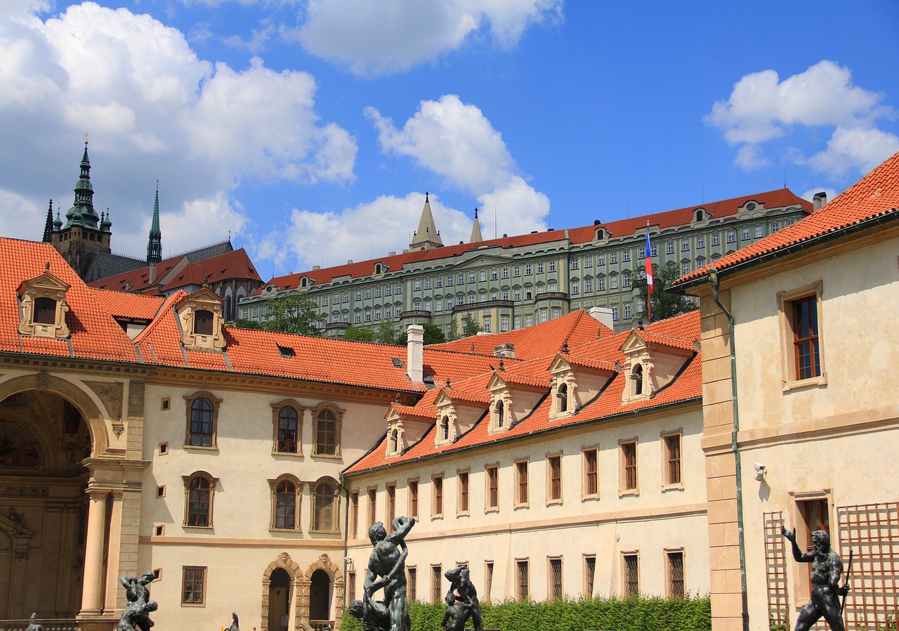 castle  prague  czechia free photo