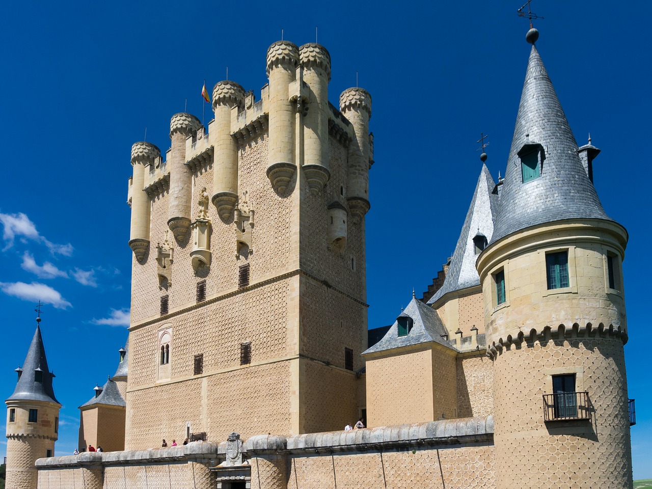castle alcazar palace free photo
