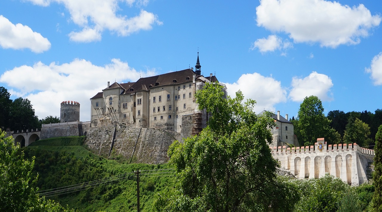 castle  rock  czechia free photo