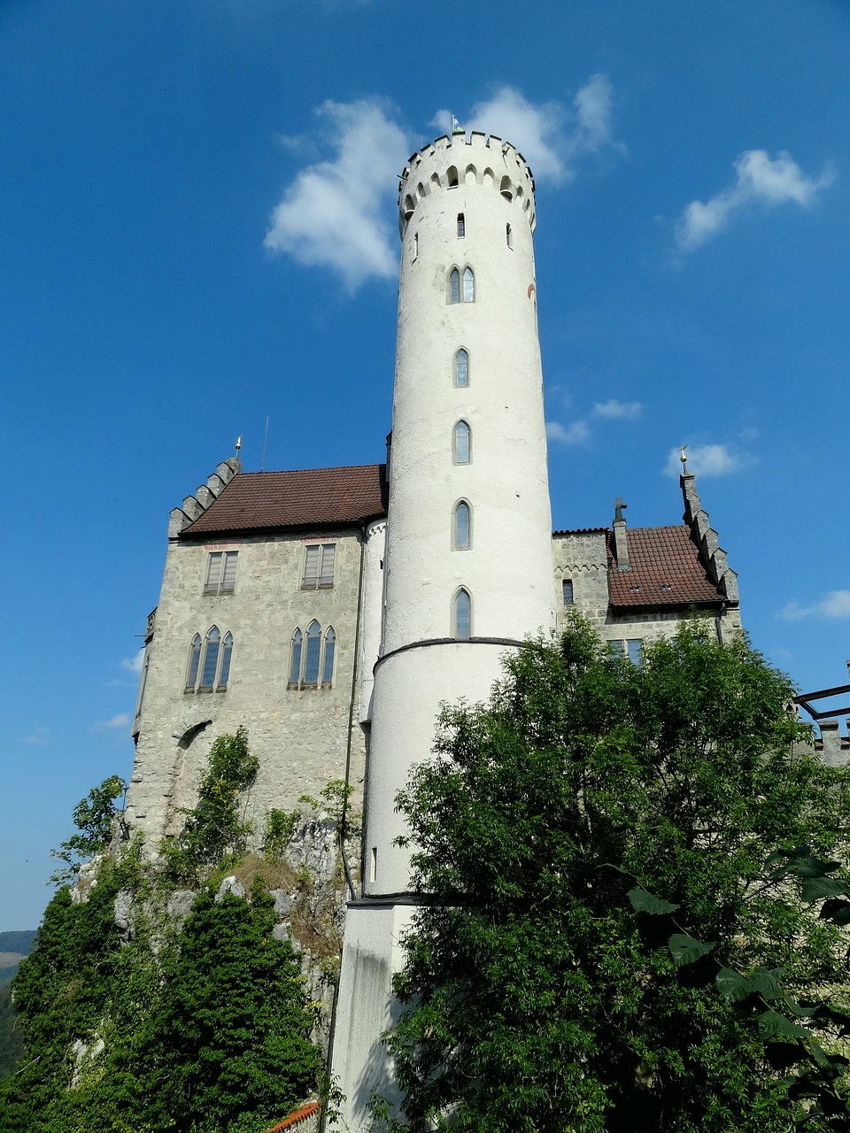 castle  lichtenstein  knight's castle tower free photo