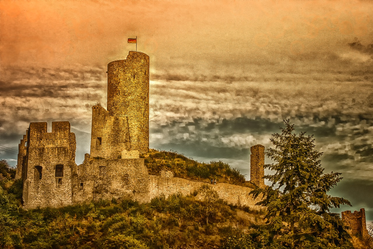 castle  monreal  rhineland palatinate free photo