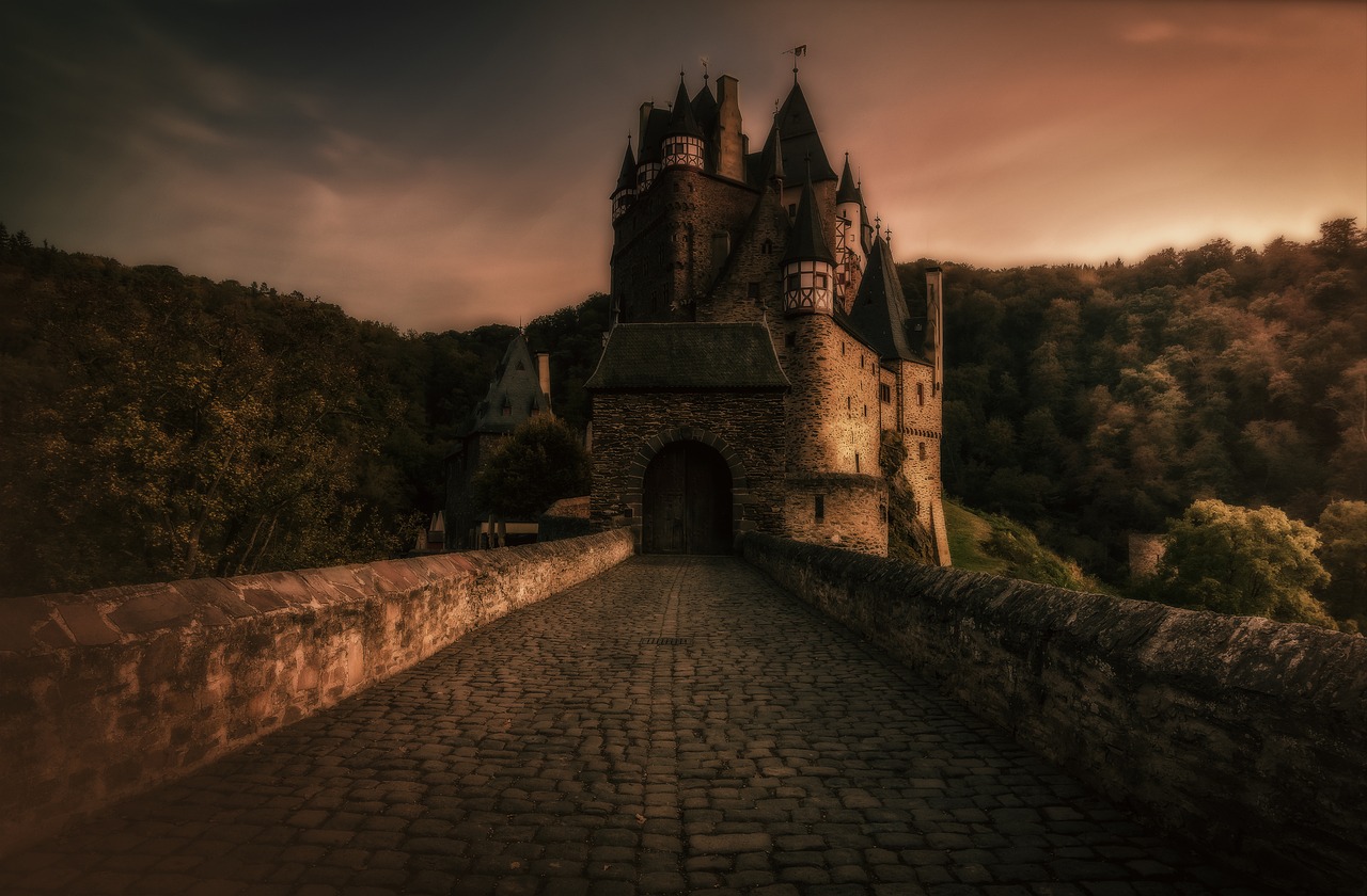 castle  places of interest  middle ages free photo