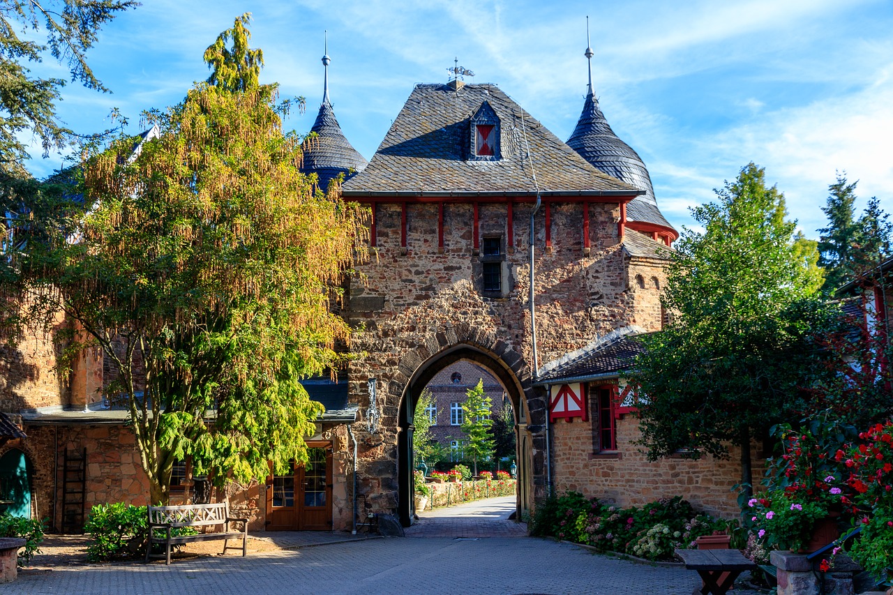 castle  satzvey  burg satzvey free photo