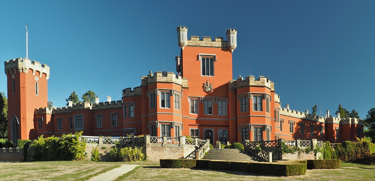 castle  hradek  historical building free photo