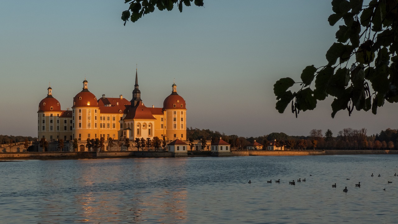 castle  moritz castle  autumn free photo