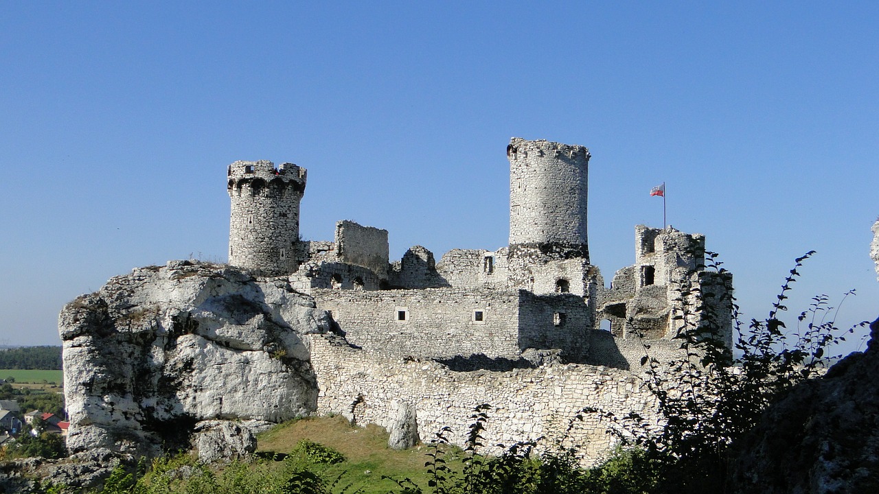 castle ogrodzieniec rocks free photo