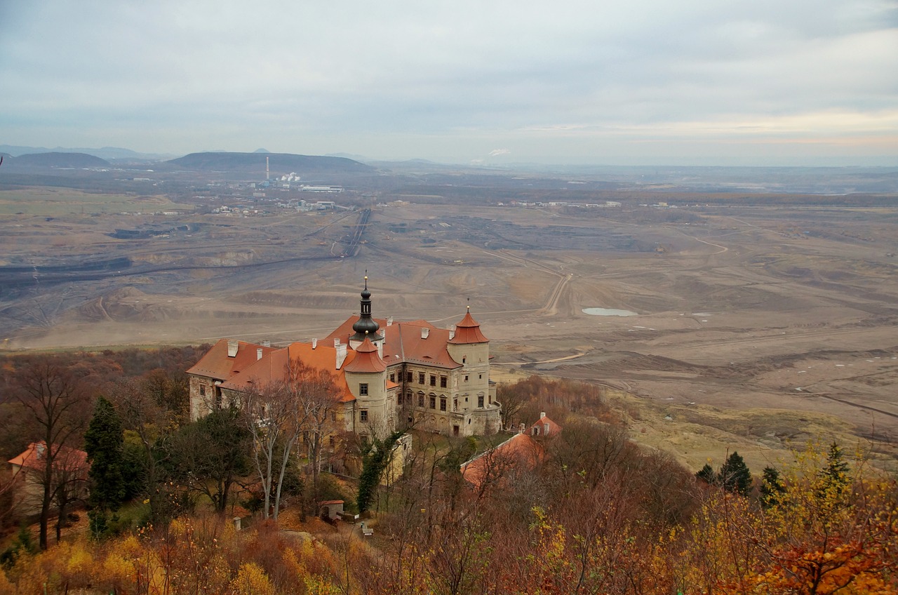 castle  jezeří  history free photo