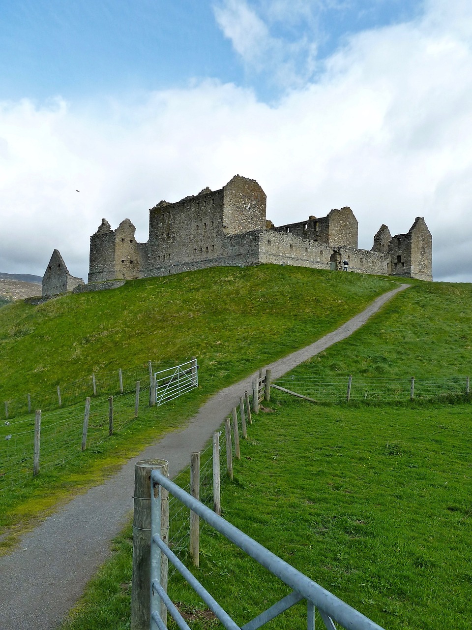 castle  hill  entrance free photo