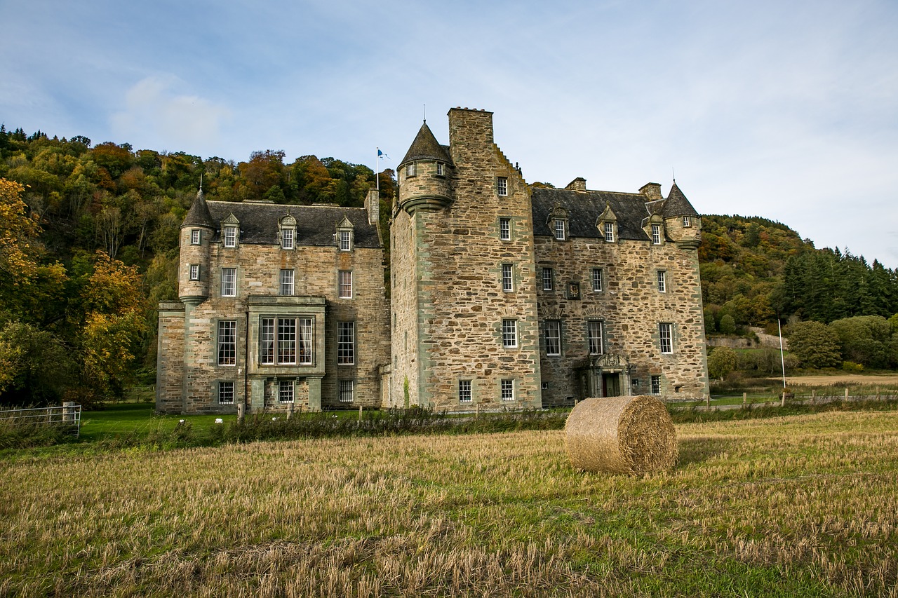 castle  scotland  highlands and islands free photo