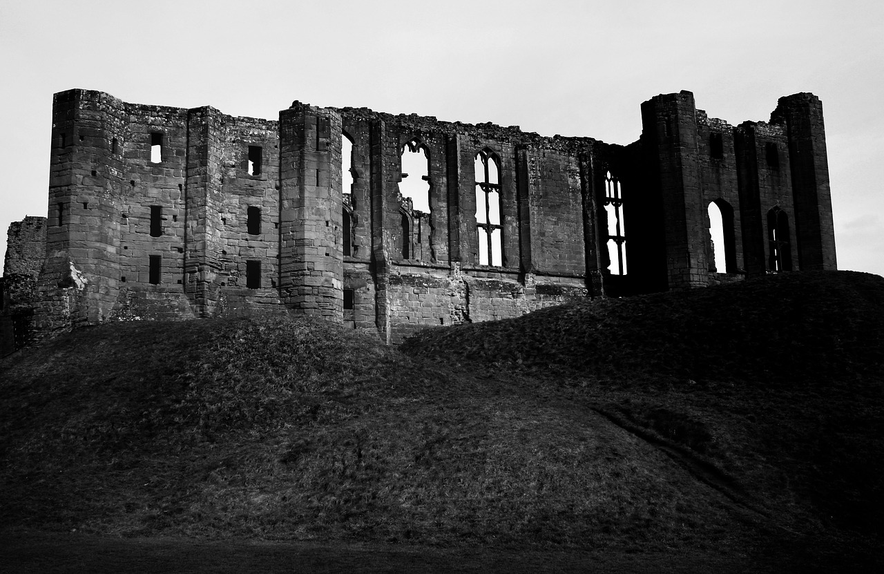 castle dark night free photo