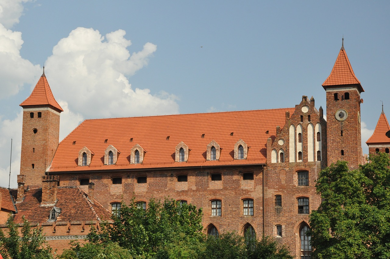 castle castle of the teutonic knights architecture free photo