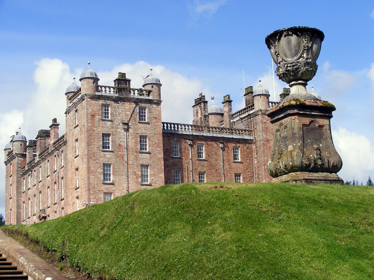 castle urn grass free photo