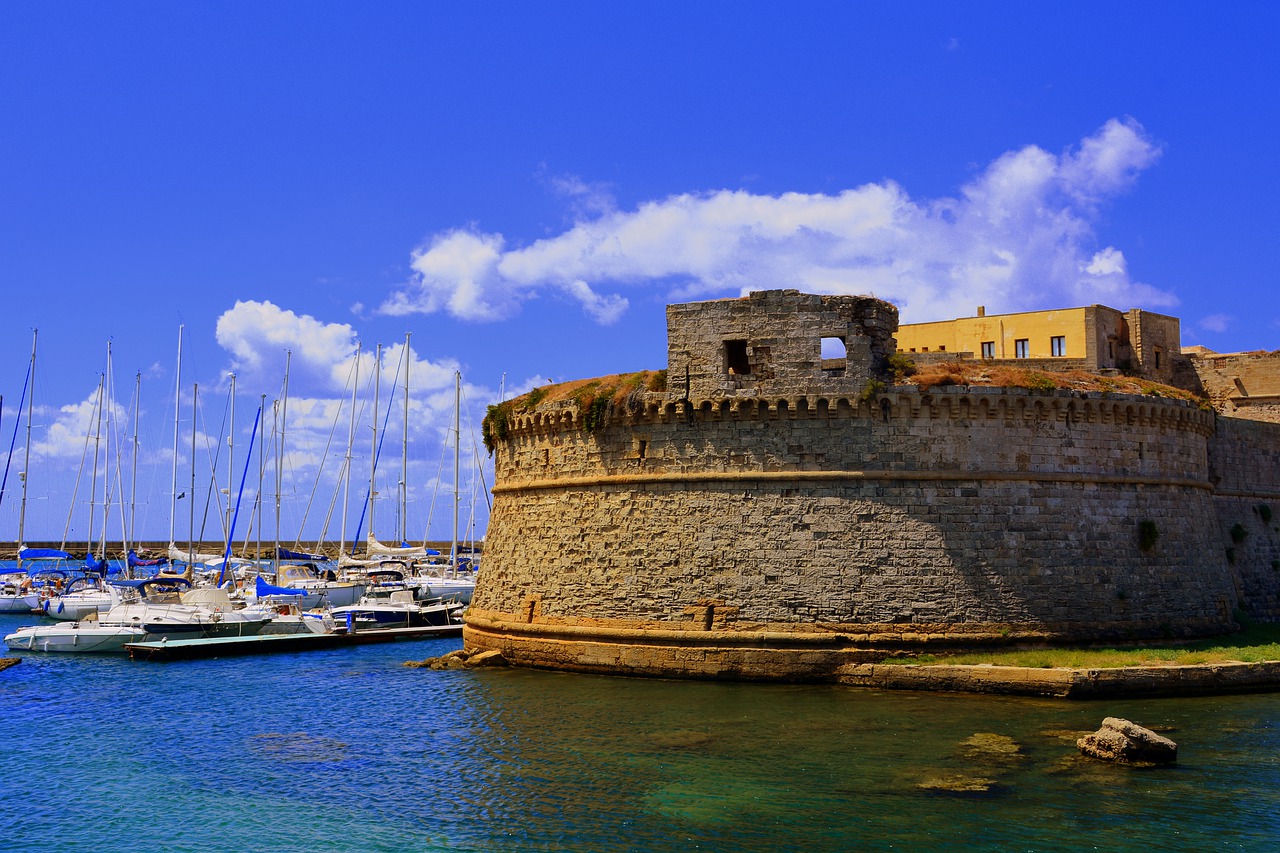 castle  puglia  salento free photo