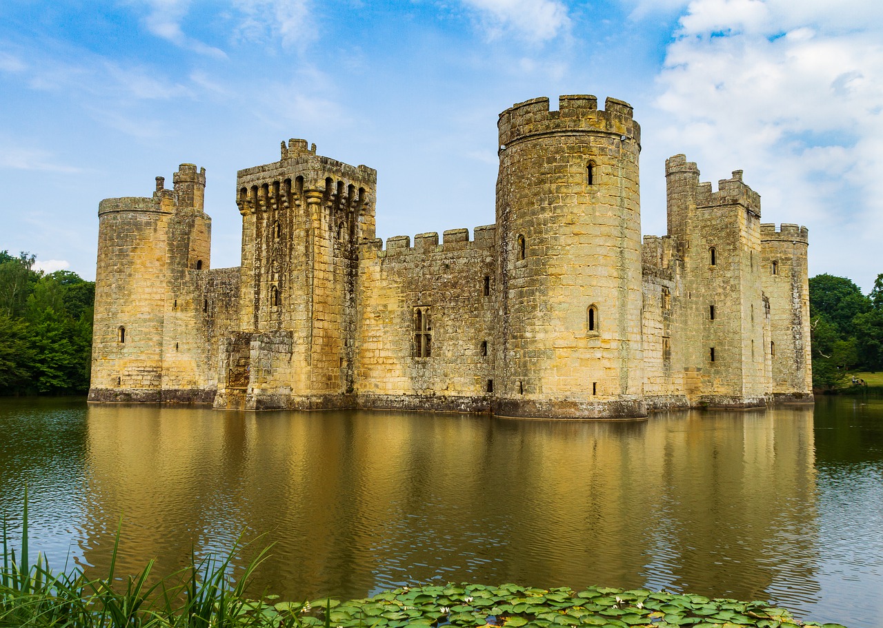 castle  historic  architecture free photo