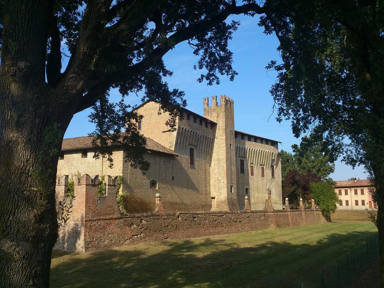 castle italy piacenza free photo