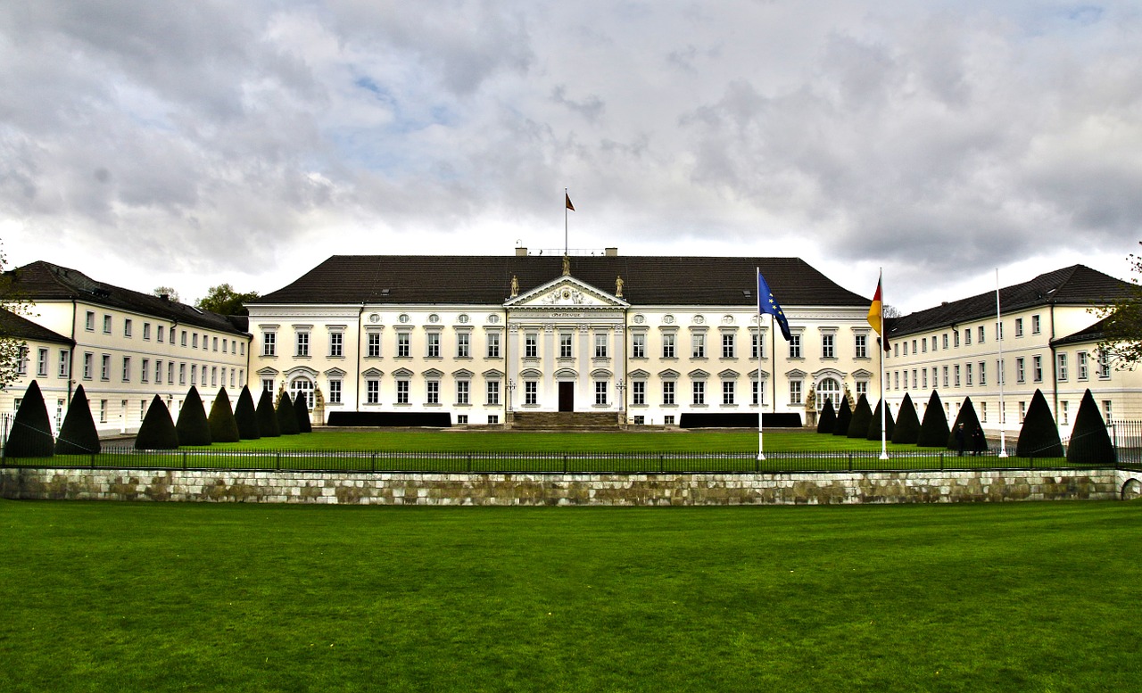 castle schloss bellvue bellvue free photo