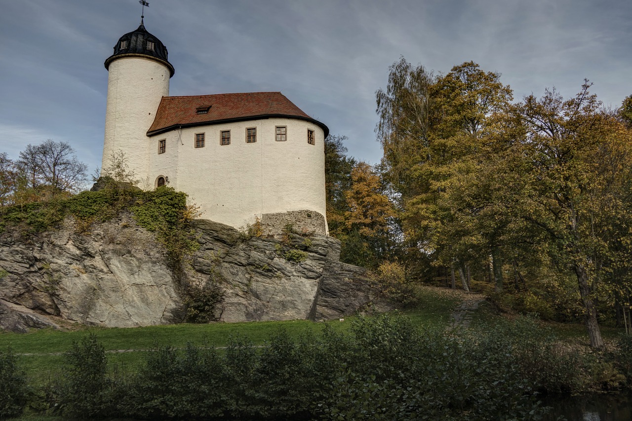 castle chemnitz autumn free photo