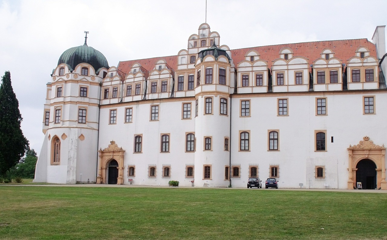 castle building architecture free photo