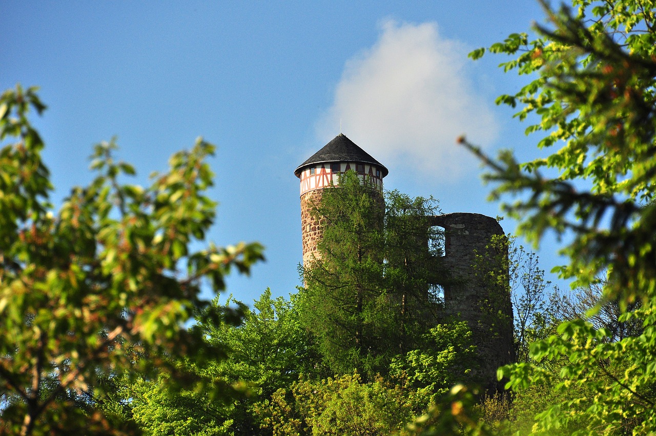castle steinbach-hallenberg sky free photo