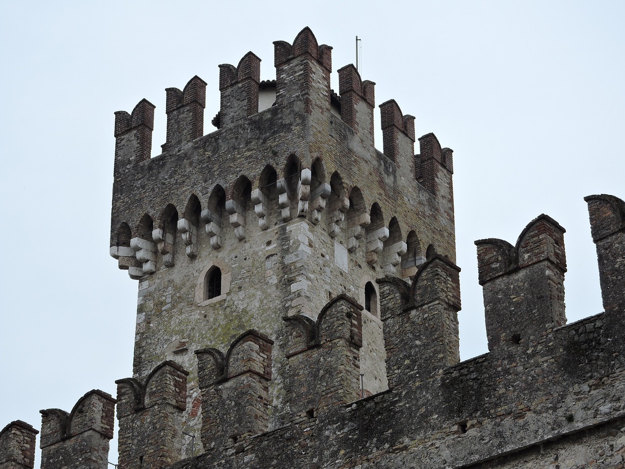 castle torre sirmione free photo