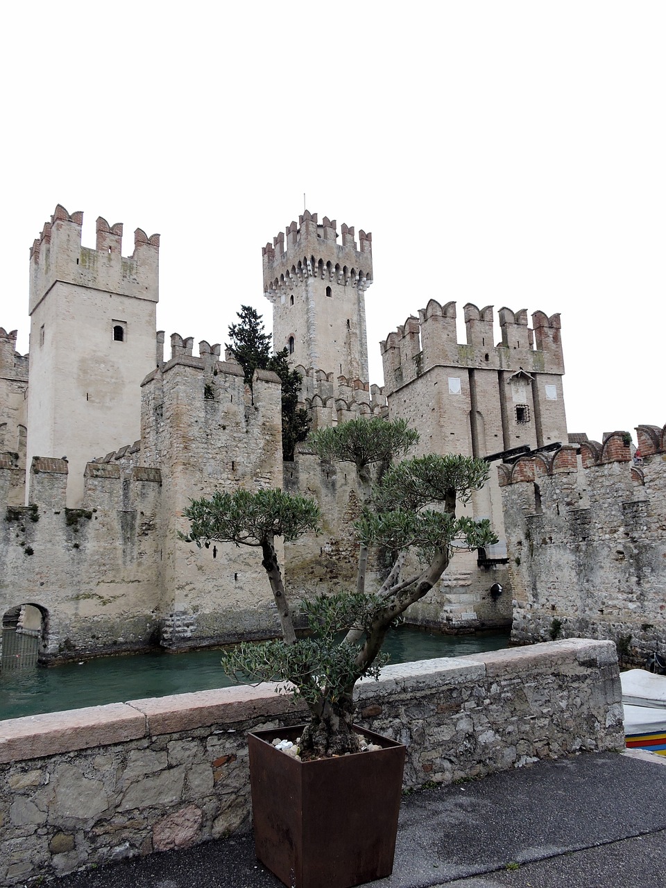 castle torre sirmione free photo