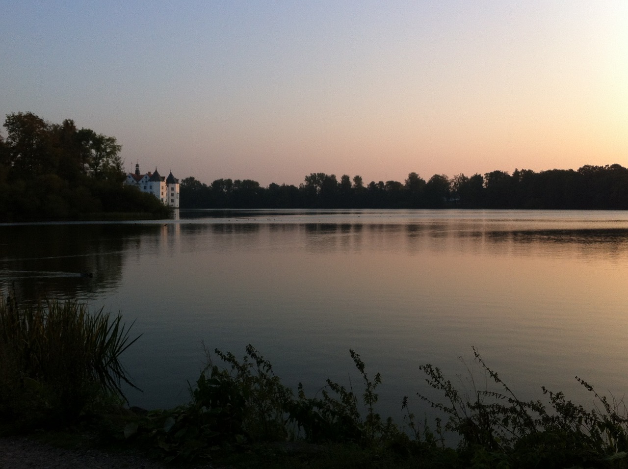castle lake dusk free photo