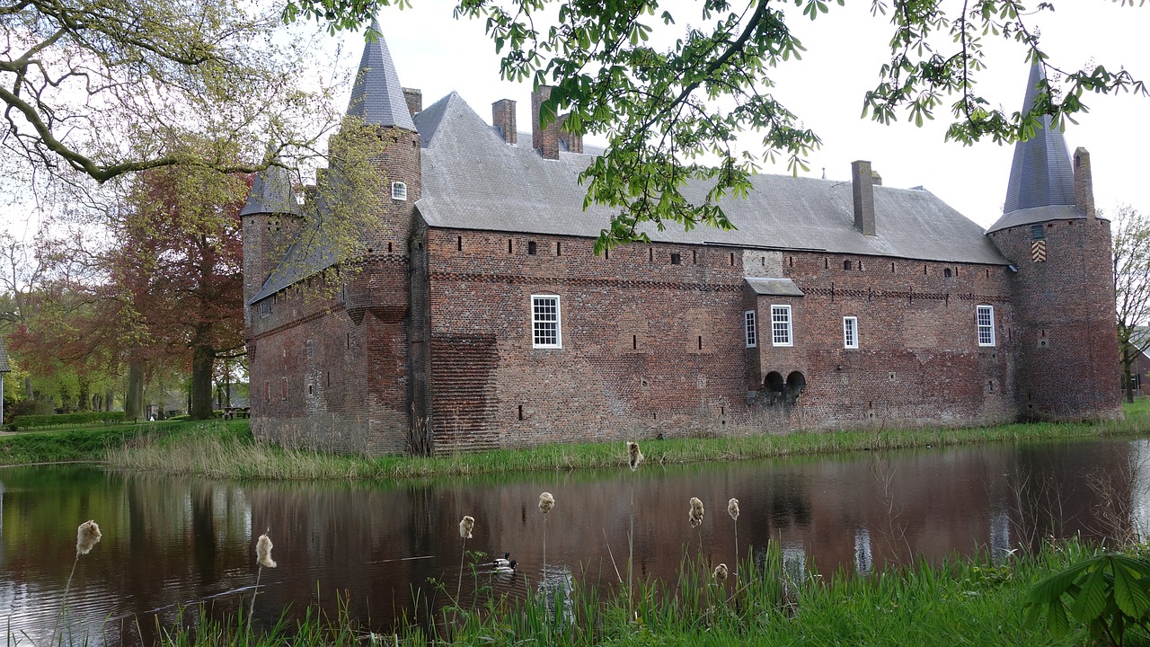 castle hernen fourteenth century free photo