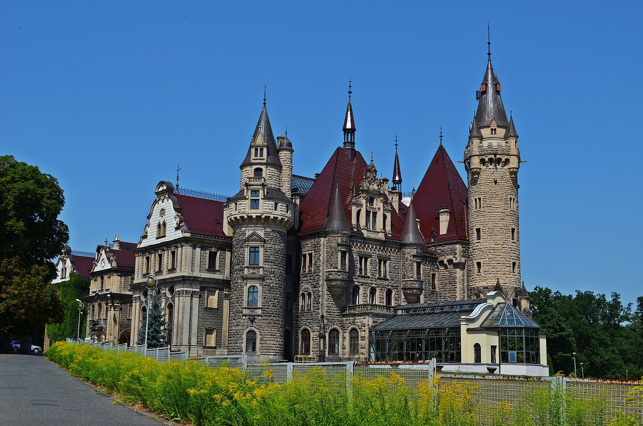 castle building house free photo