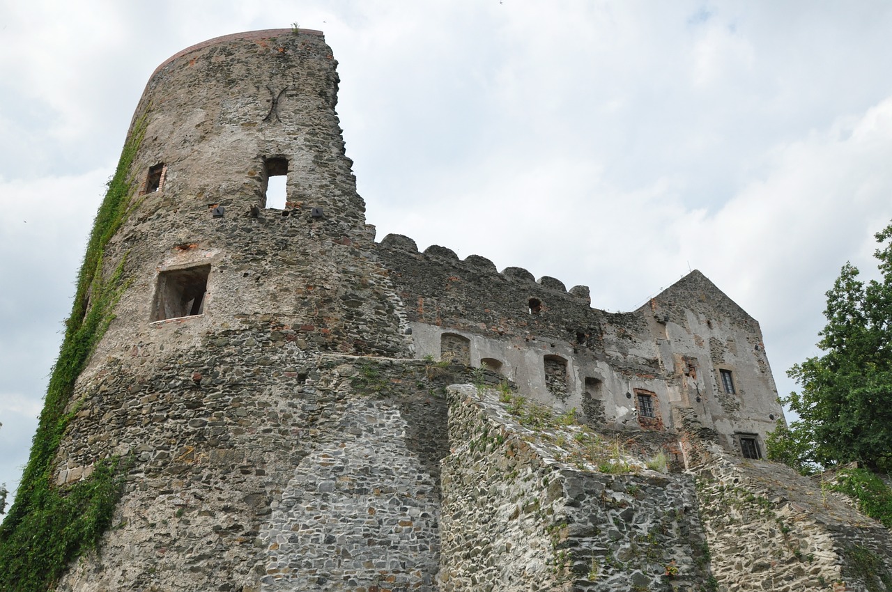 castle the ruins of the monument free photo