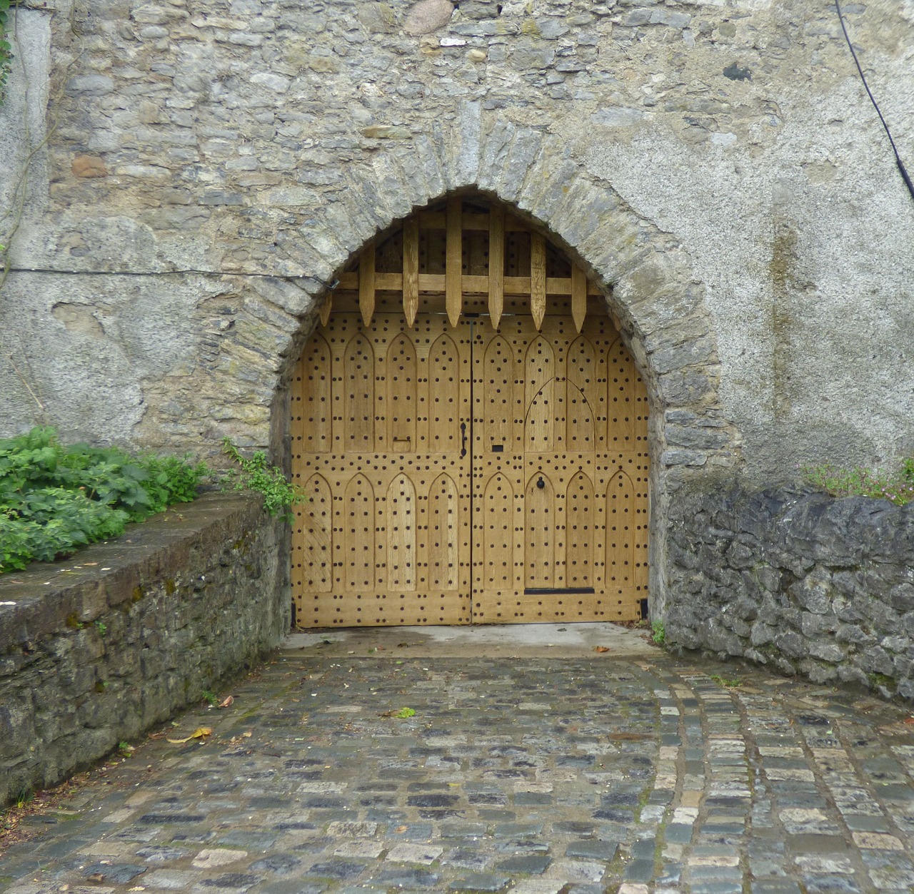 castle entrance architecture free photo