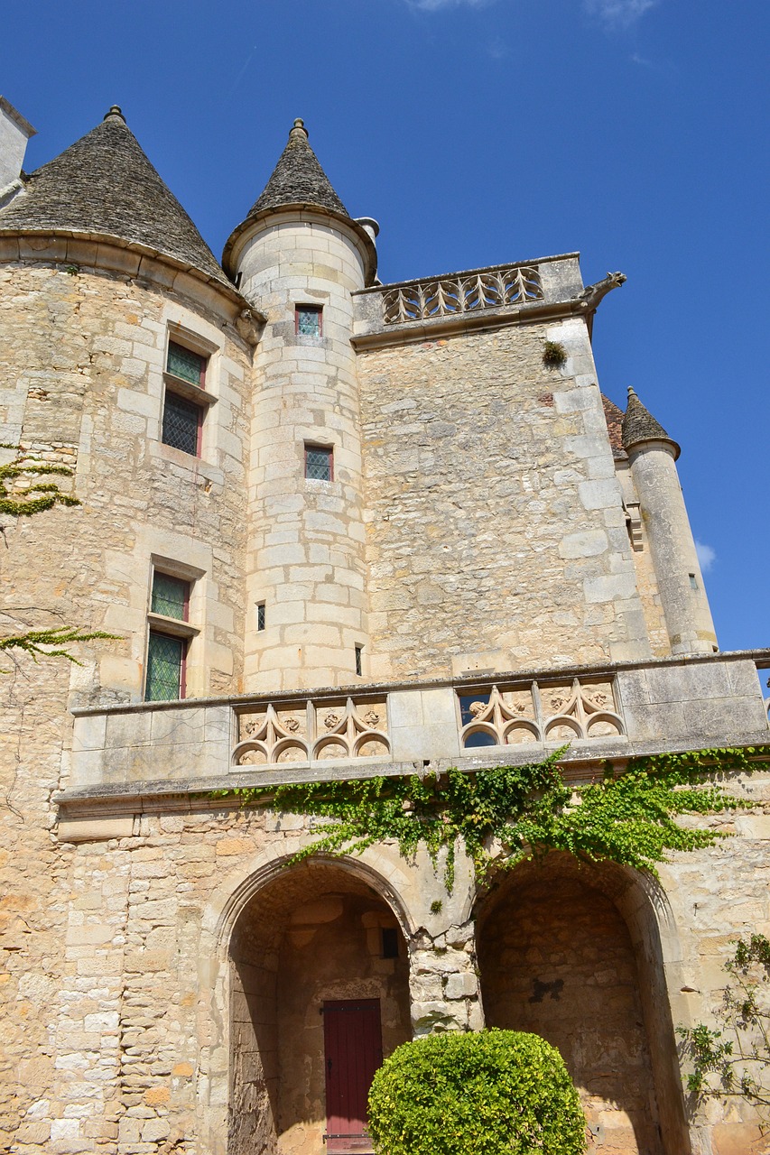 castle tower chateau des milandes free photo