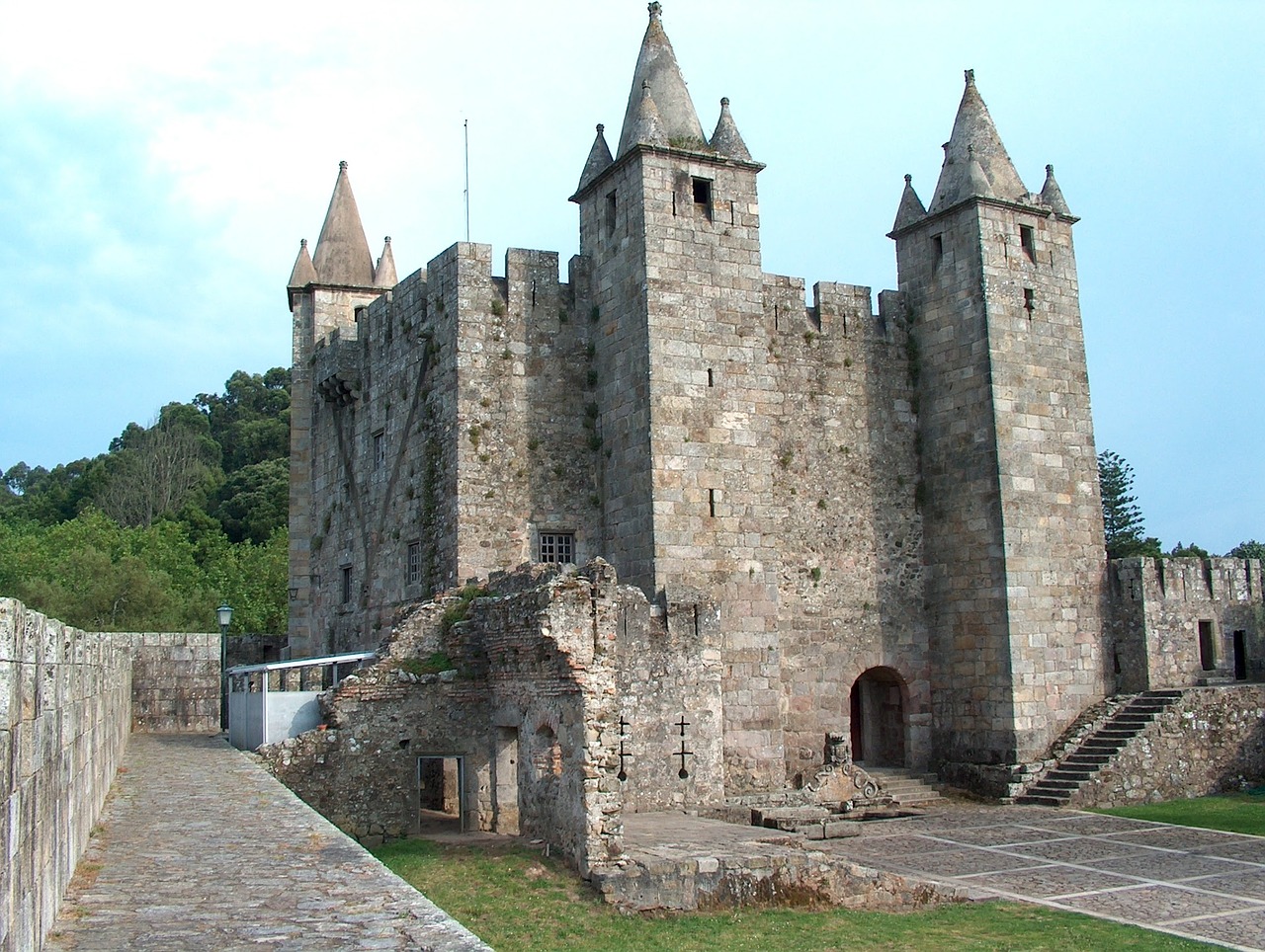 castle medieval santa maria of the fair free photo