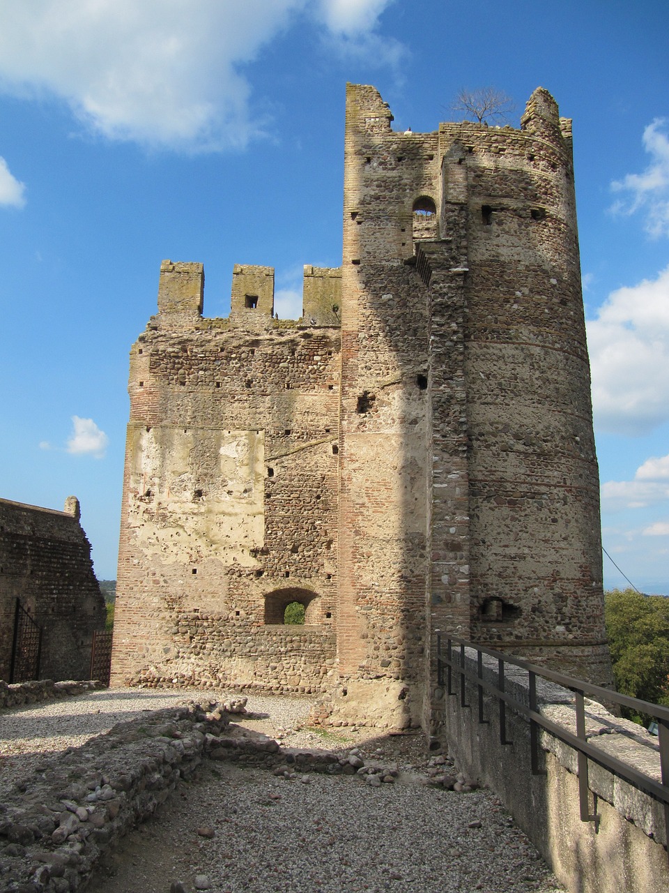 castle valeggio mincio free photo