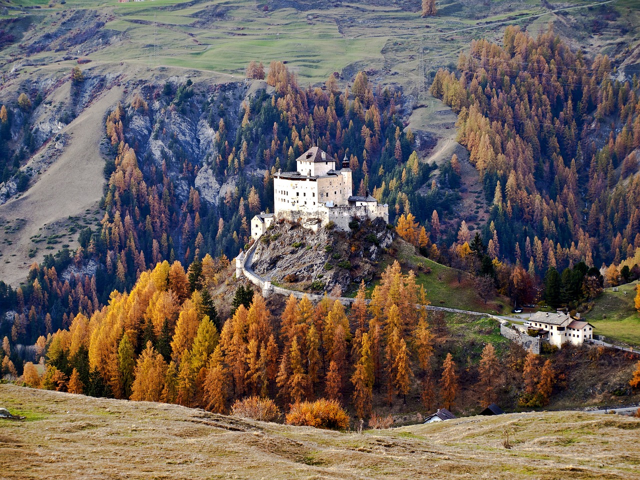 castle tarasp lower engadin free photo